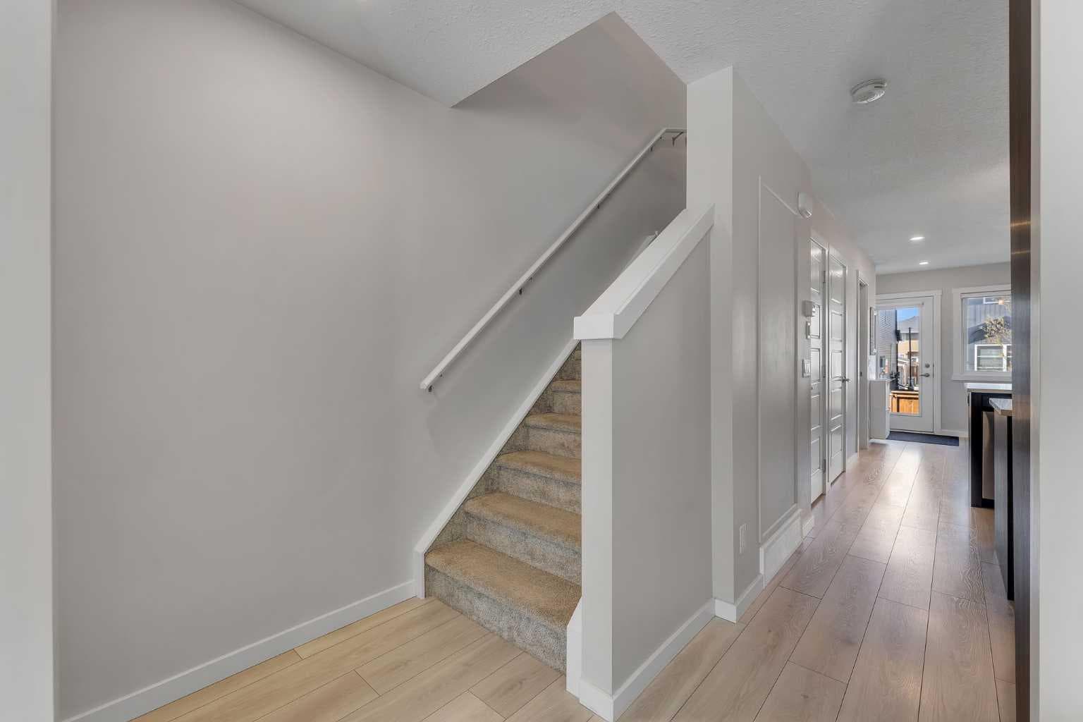 124, 31 Red Embers Parade NE