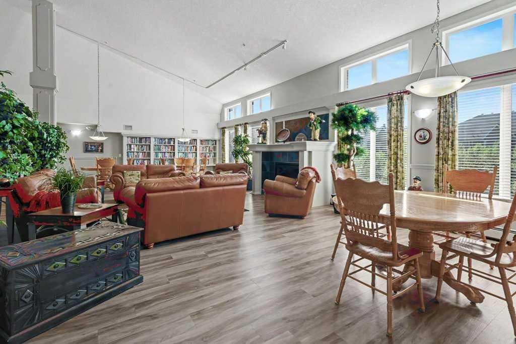 443, 15 Everstone Drive SW