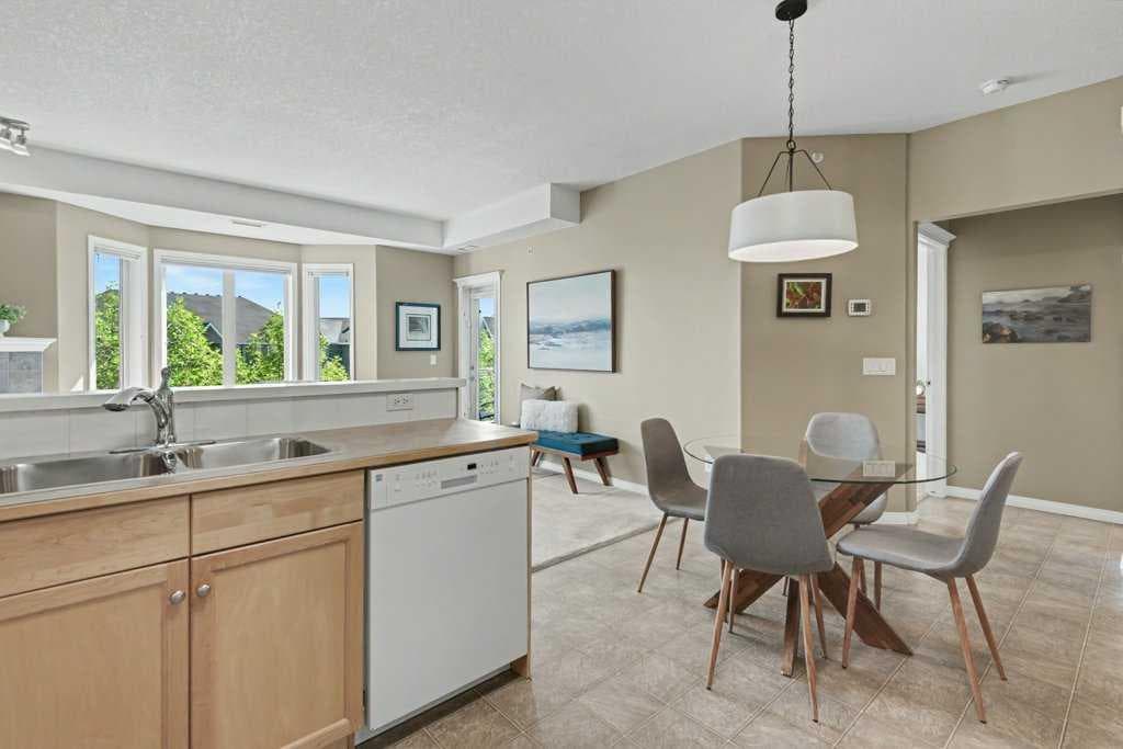443, 15 Everstone Drive SW
