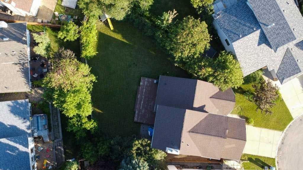 44 Hawkstone Drive NW