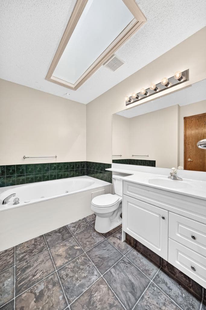 8 Sunlake Close SE