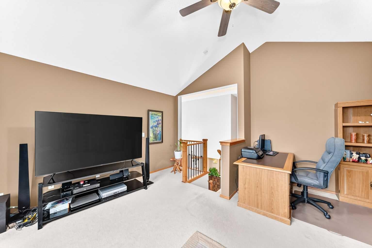 144 Cougarstone Common SW