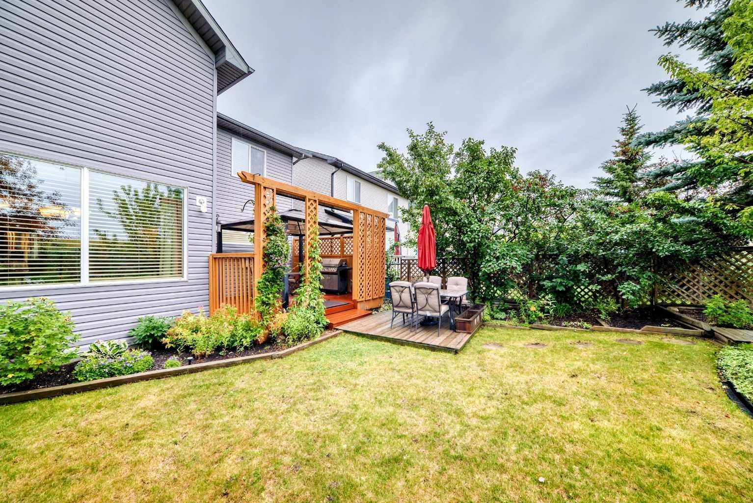 144 Cougarstone Common SW