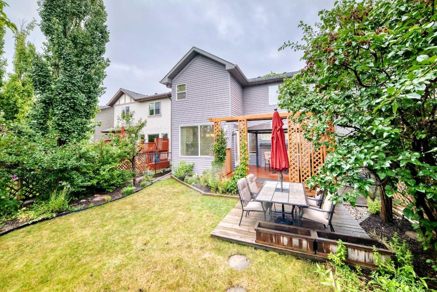 144 Cougarstone Common SW