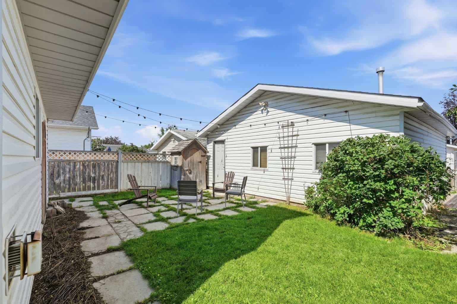271 Erin Meadow Close SE