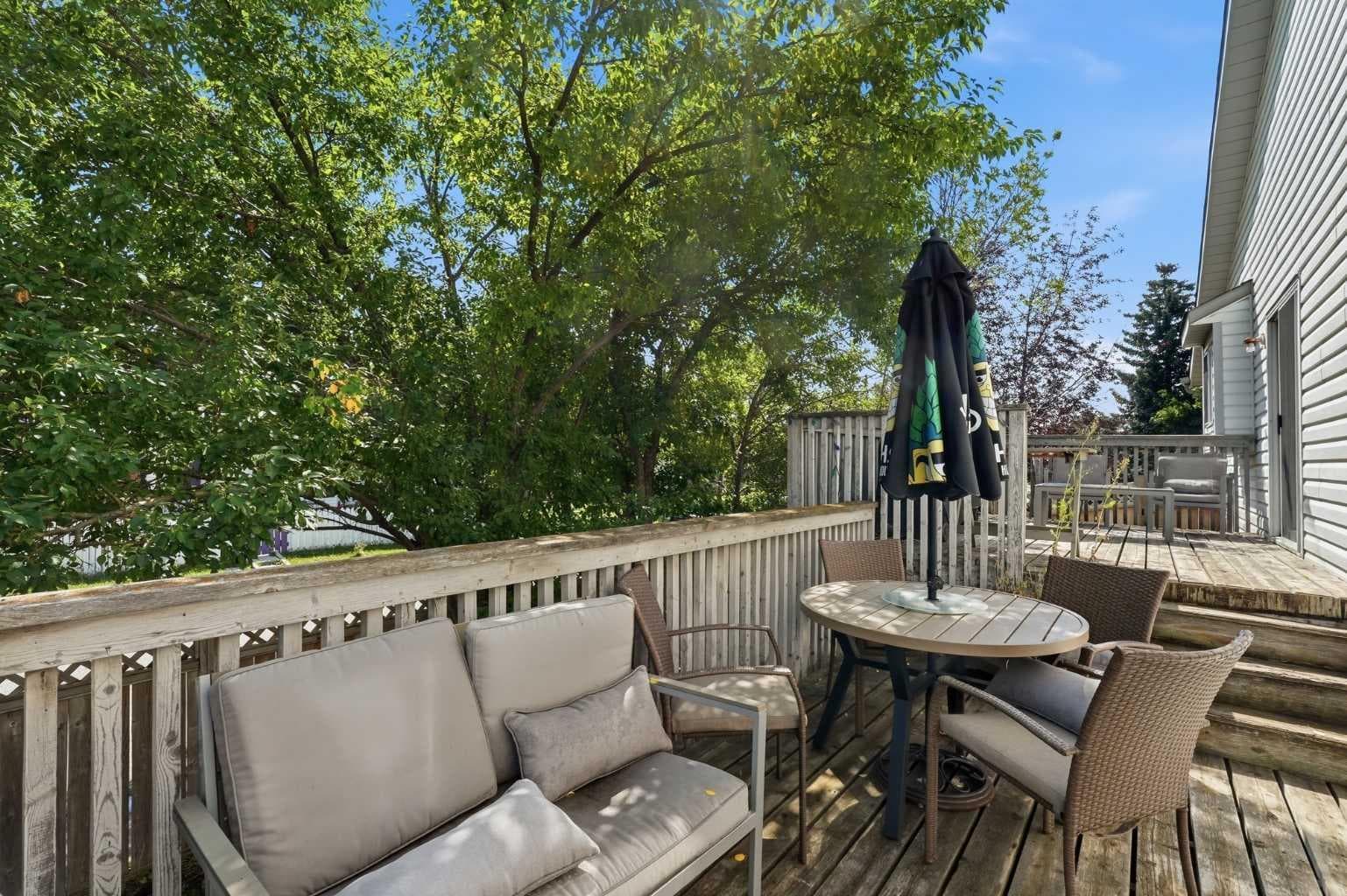 271 Erin Meadow Close SE