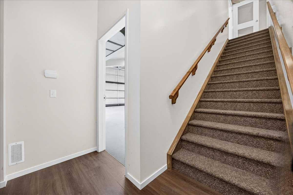 1, 336 Noorduyn Park NE