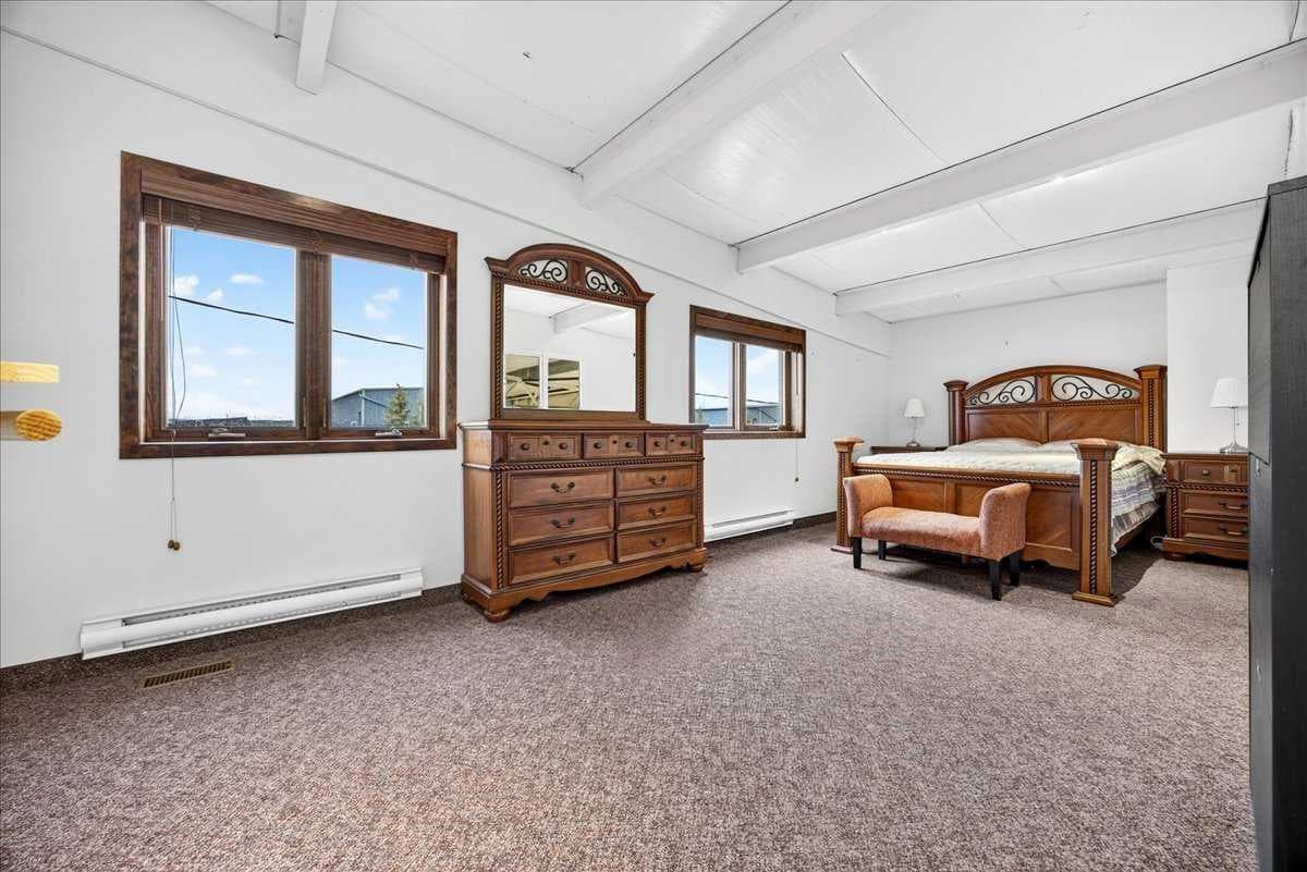 1, 336 Noorduyn Park NE