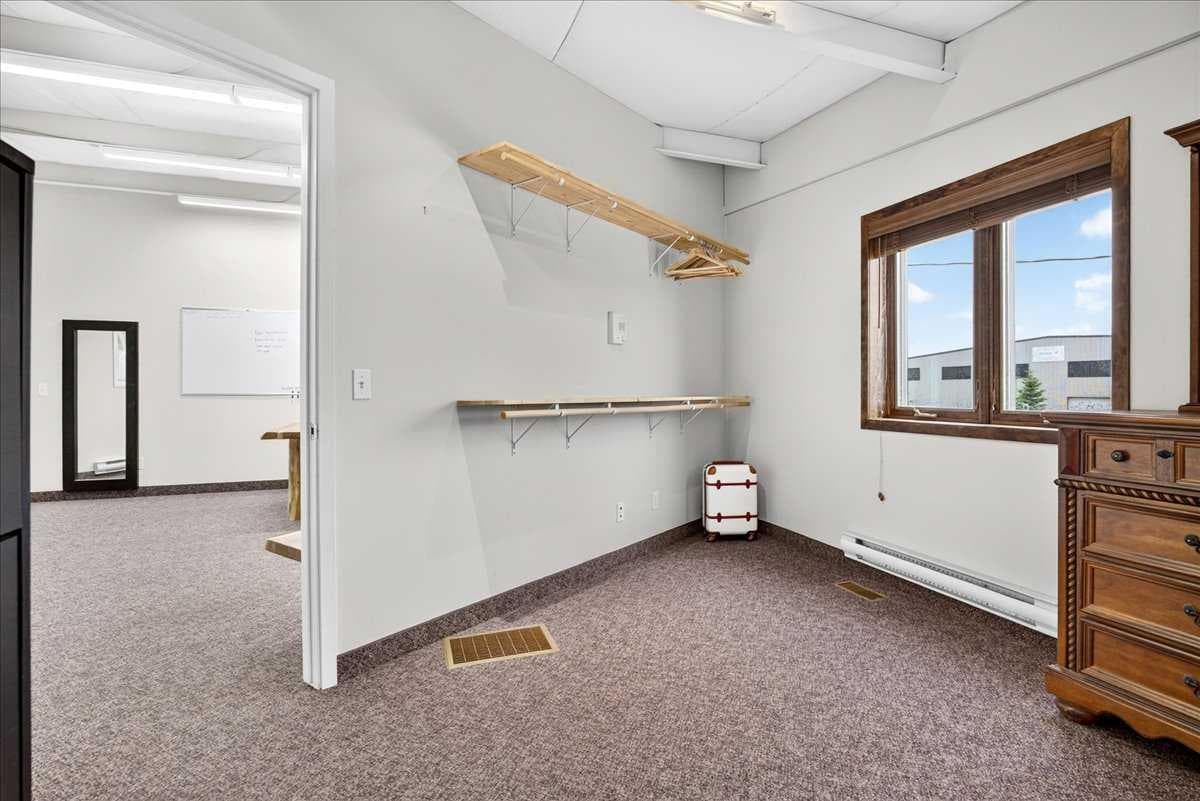 1, 336 Noorduyn Park NE