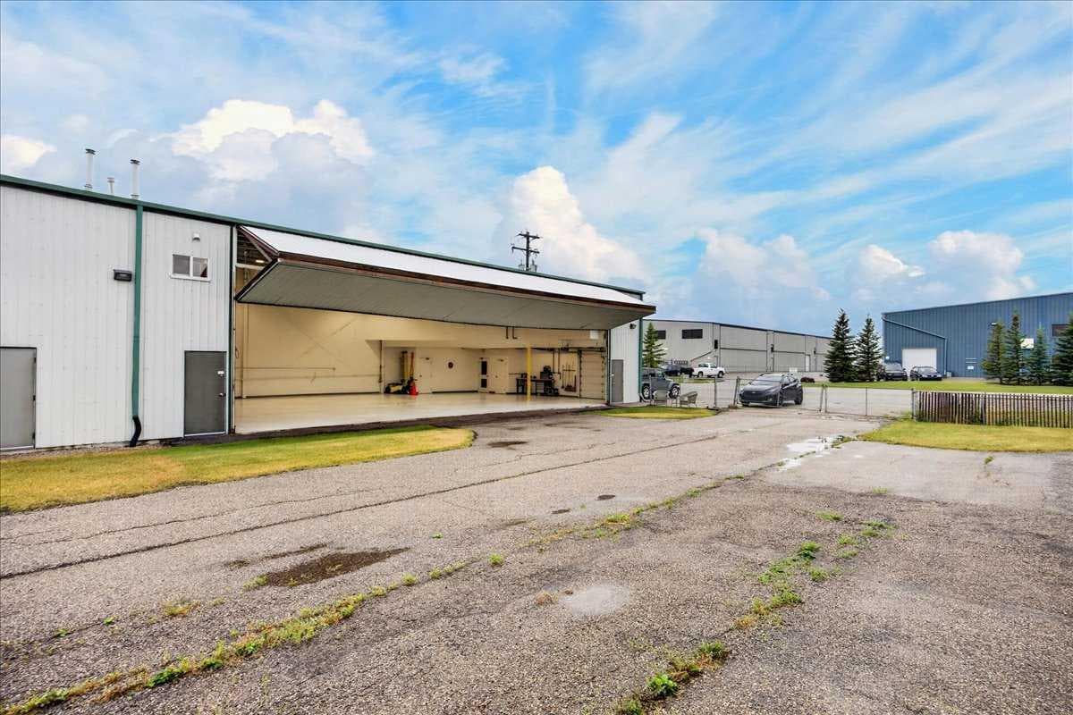 1, 336 Noorduyn Park NE