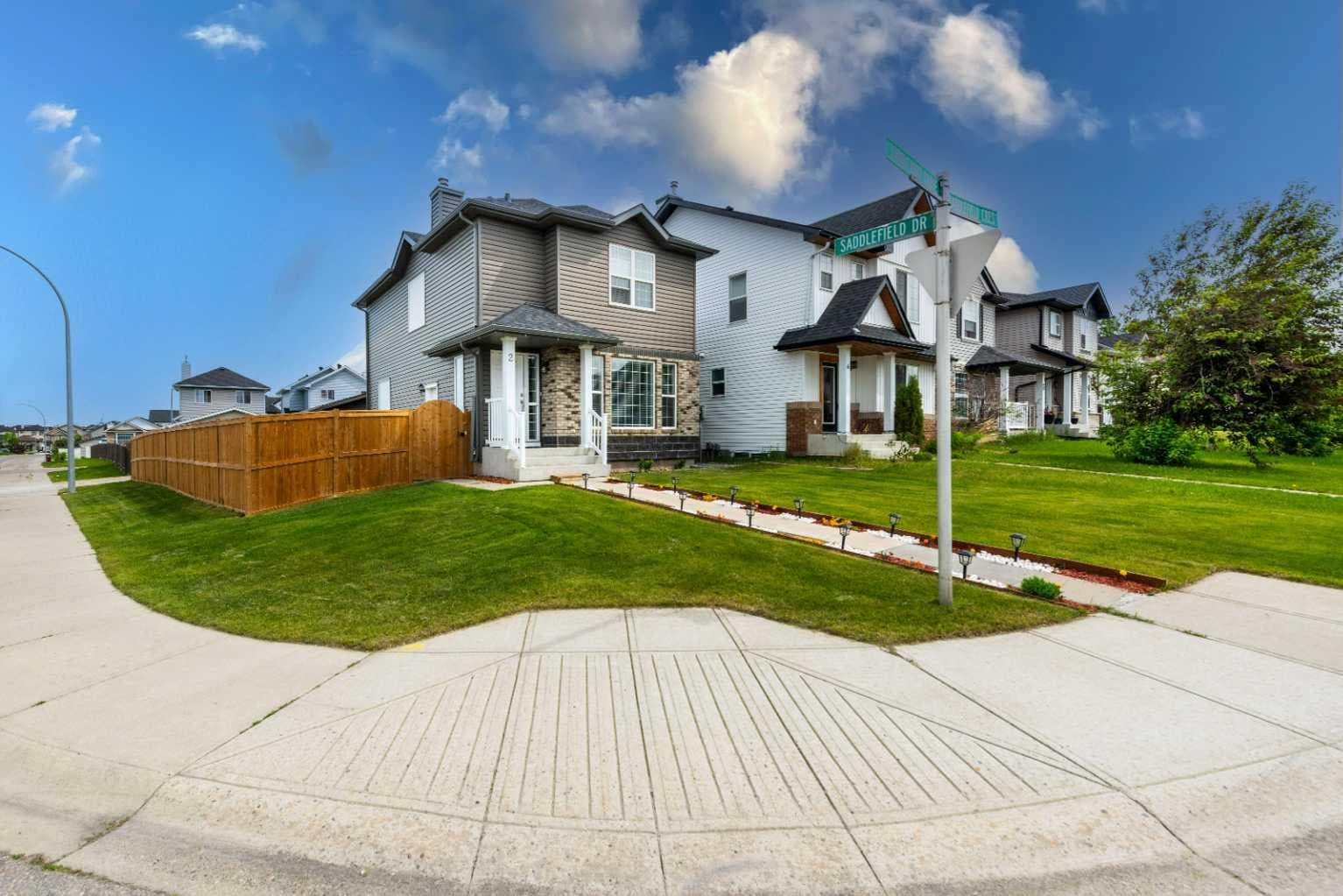 2 Saddlefield Crescent NE