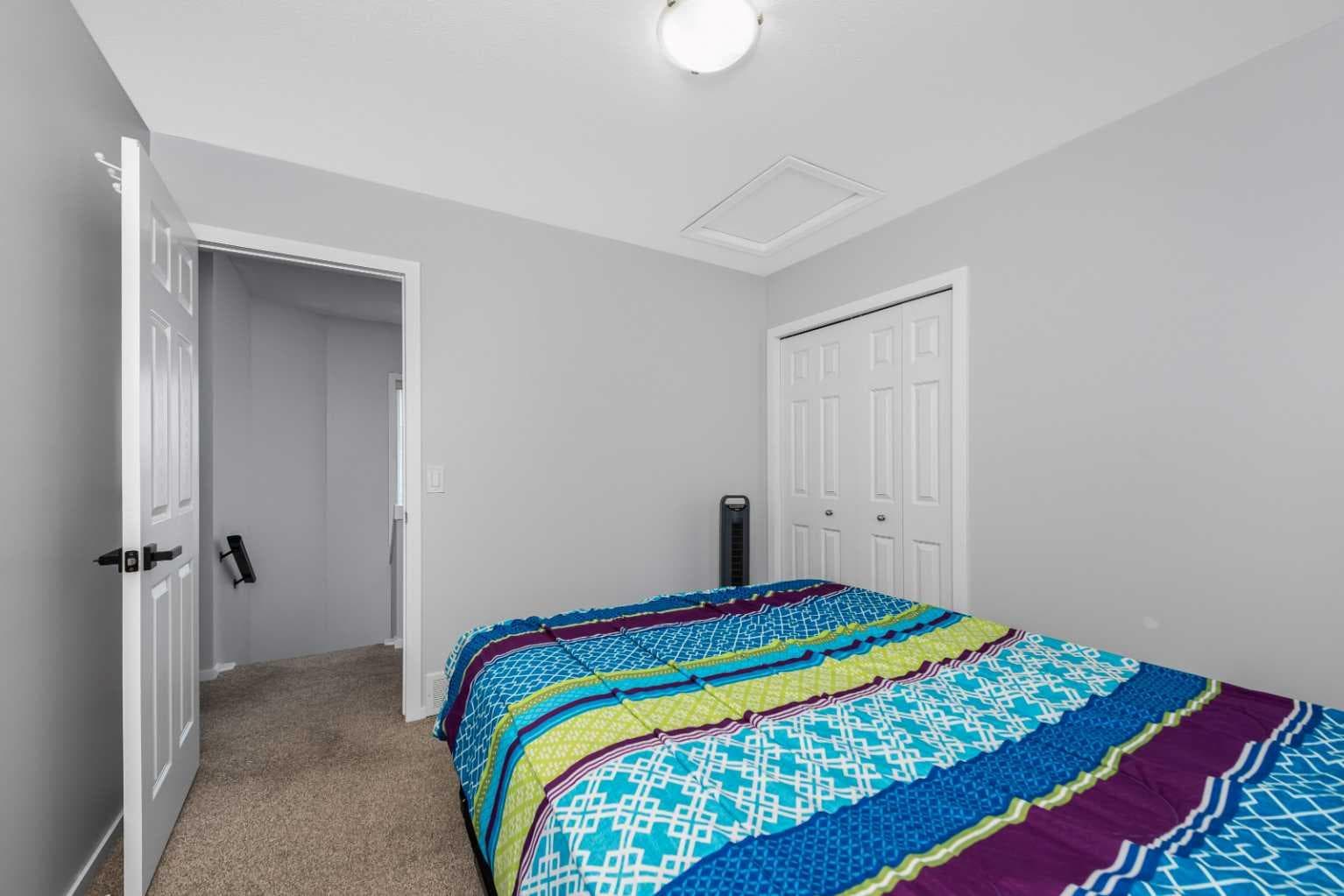 2 Saddlefield Crescent NE