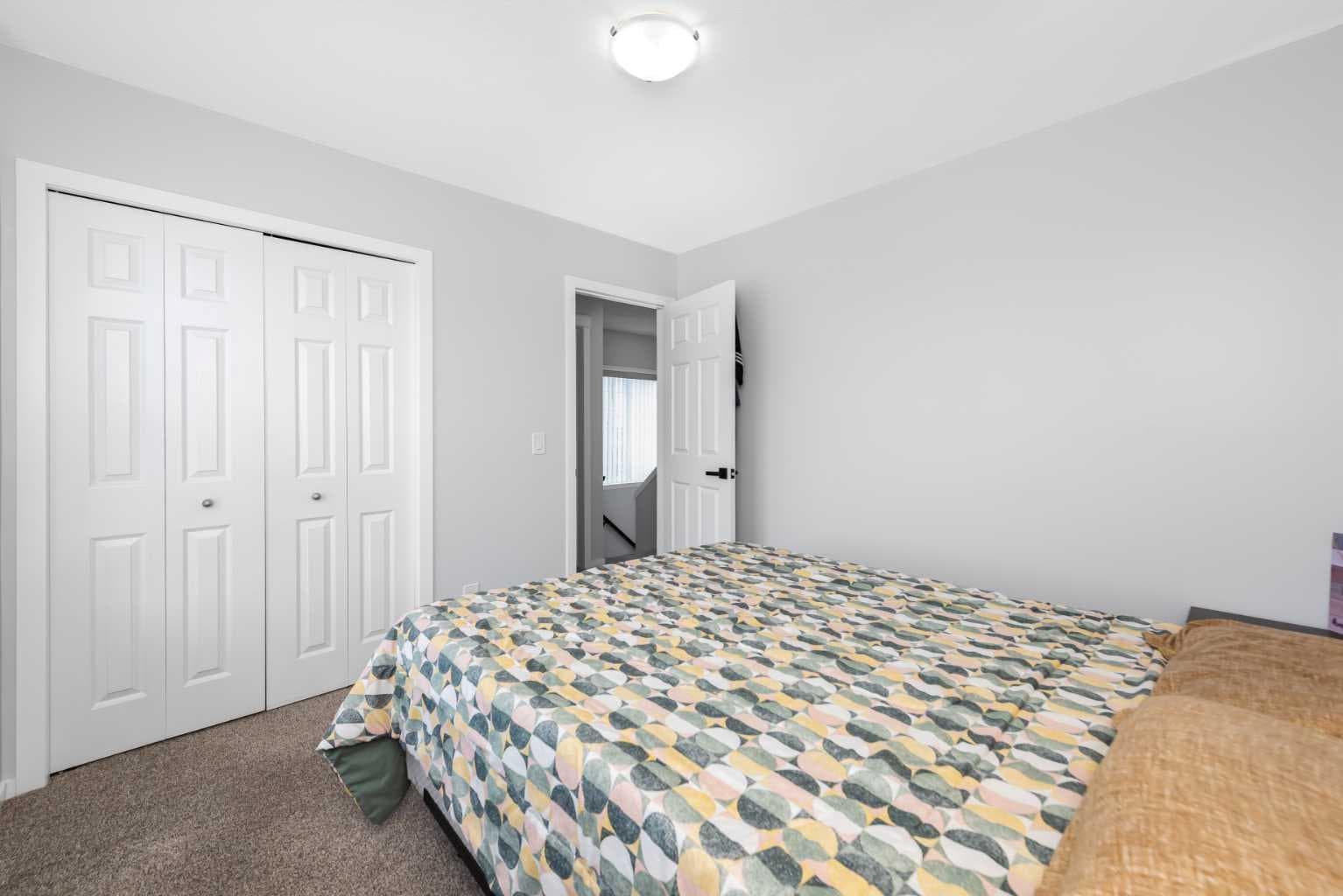 2 Saddlefield Crescent NE