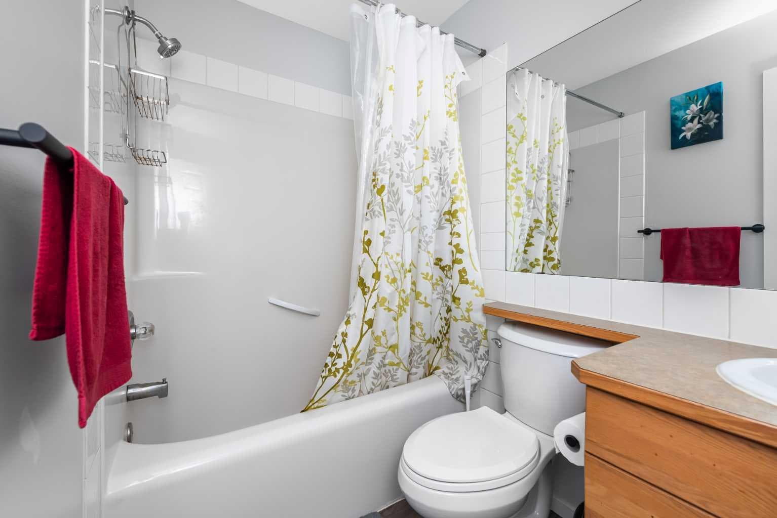 2 Saddlefield Crescent NE