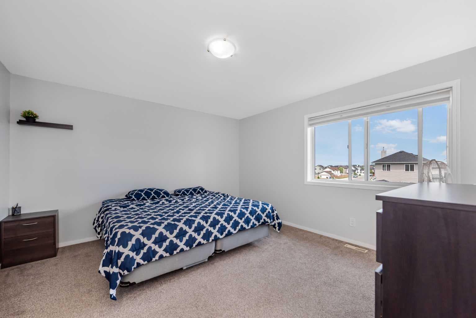 2 Saddlefield Crescent NE