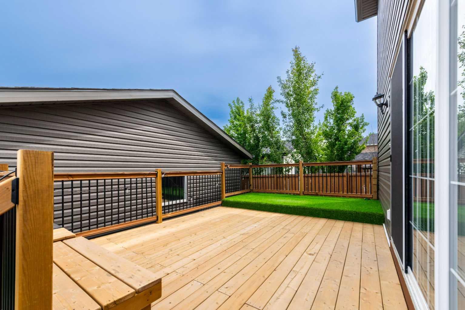 2 Saddlefield Crescent NE