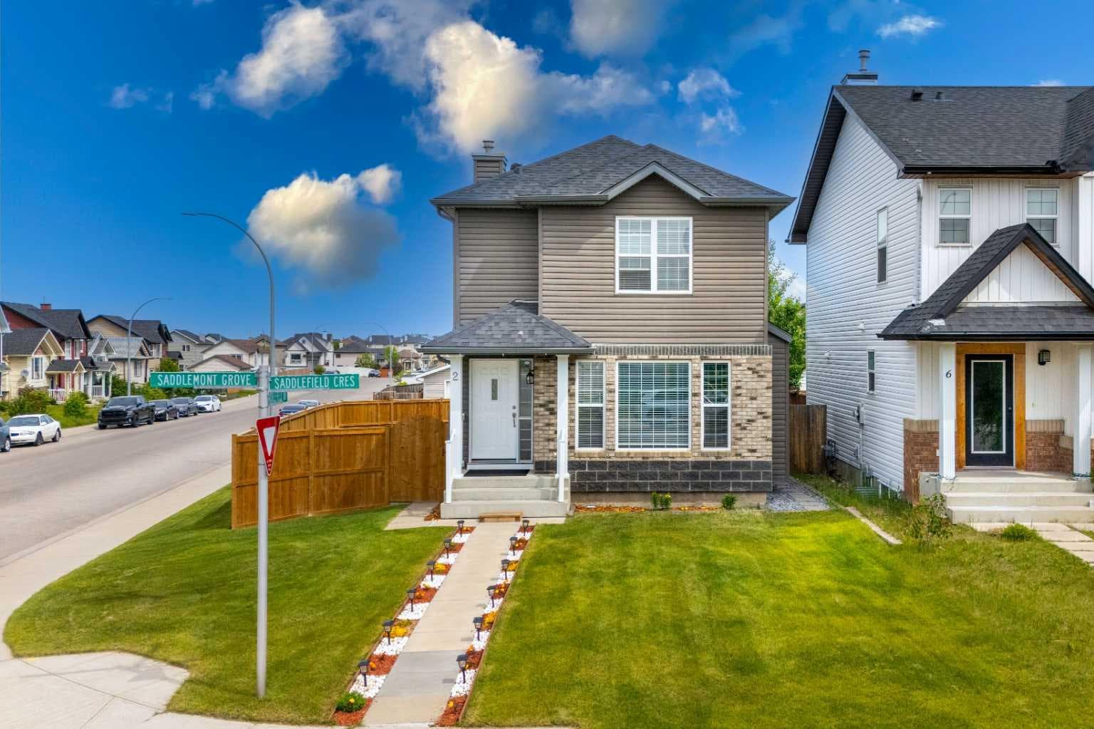2 Saddlefield Crescent NE