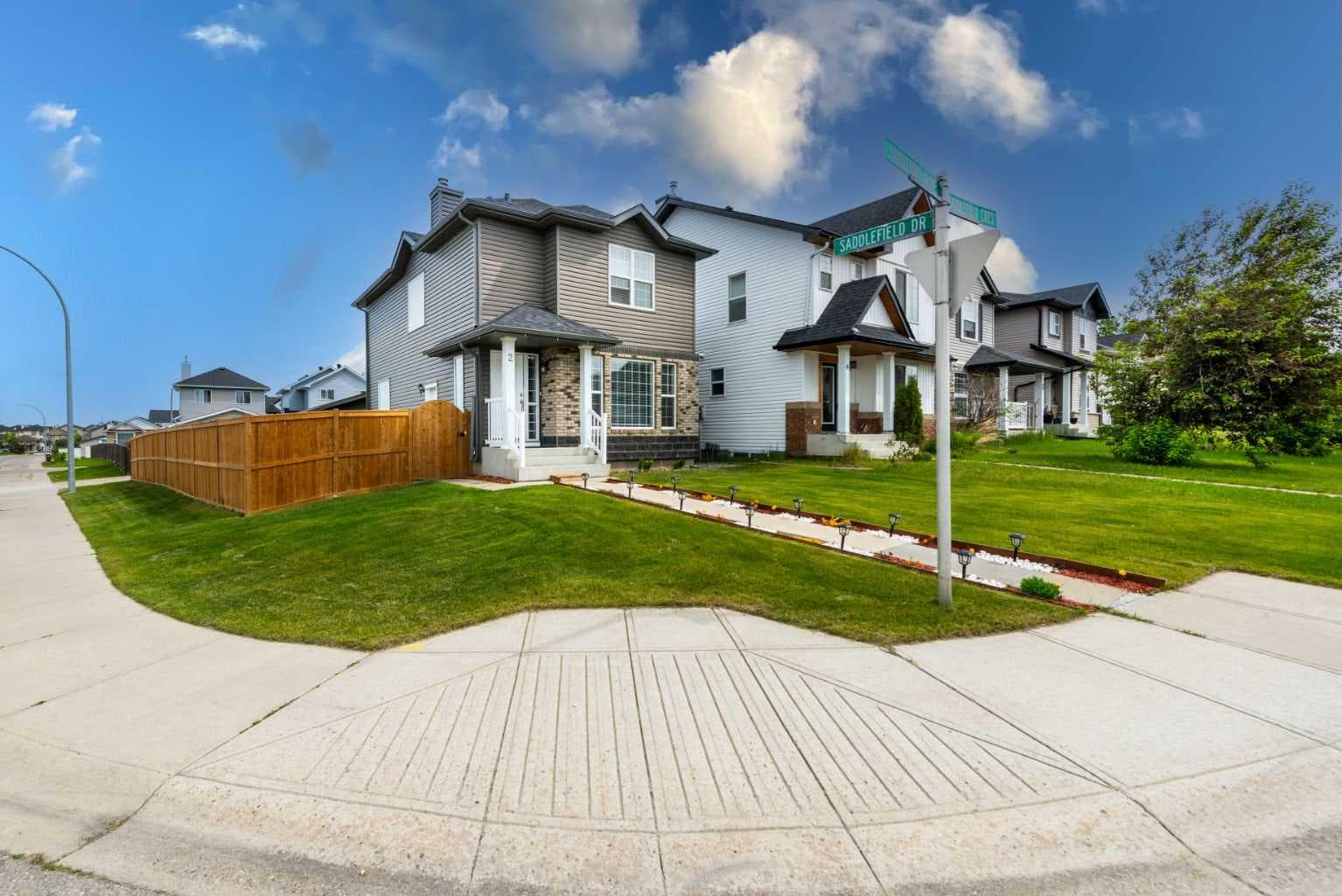 2 Saddlefield Crescent NE