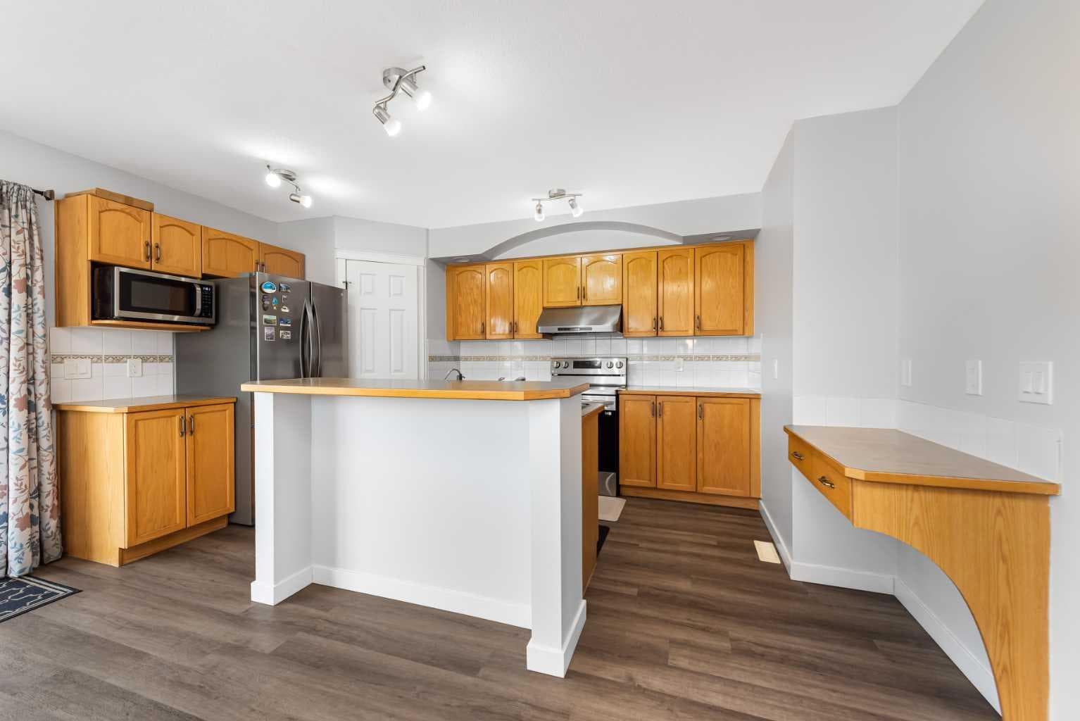 2 Saddlefield Crescent NE
