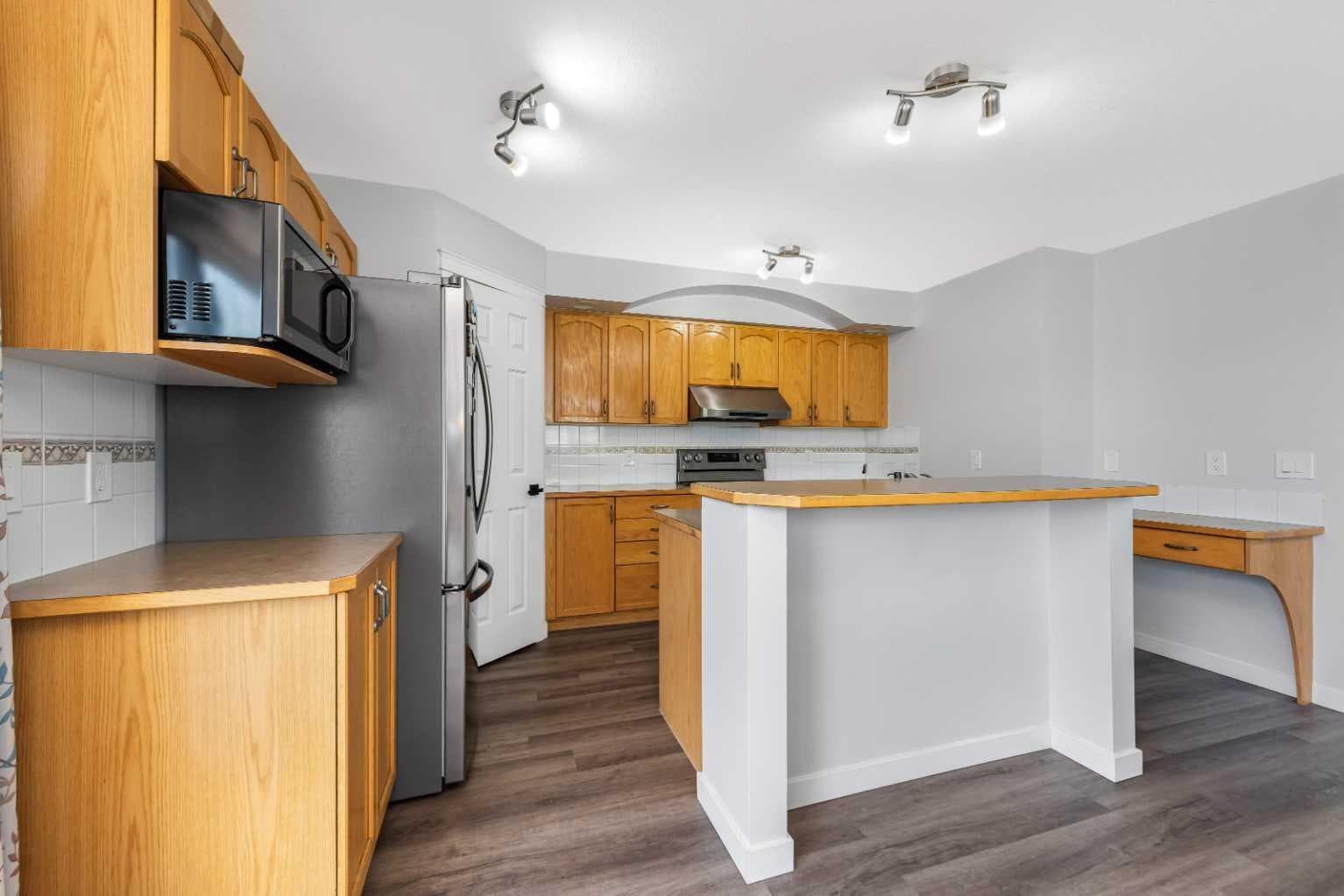 2 Saddlefield Crescent NE