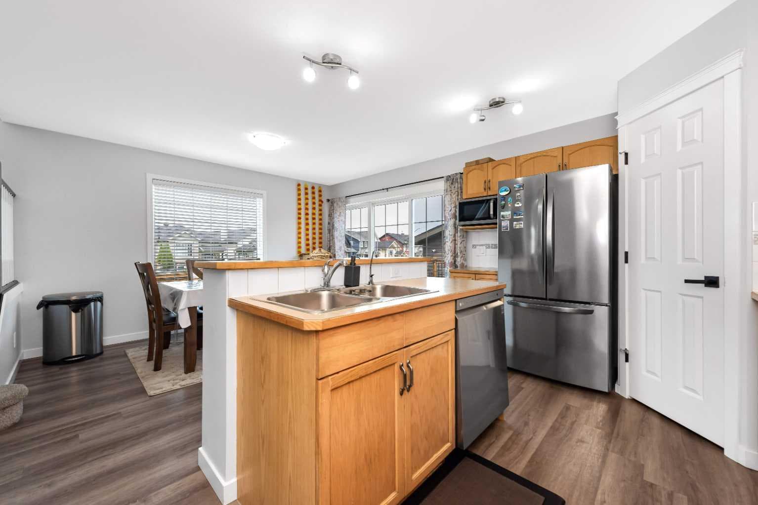 2 Saddlefield Crescent NE