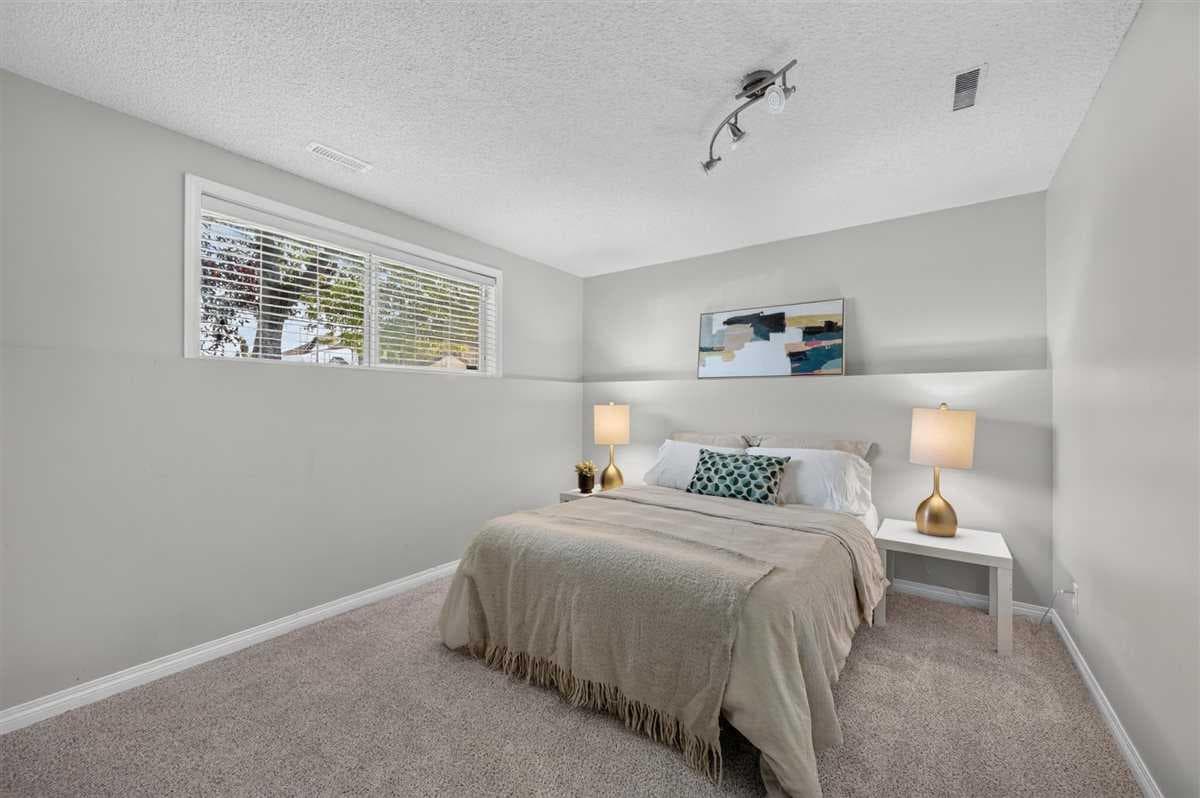 307 Covehaven View NE