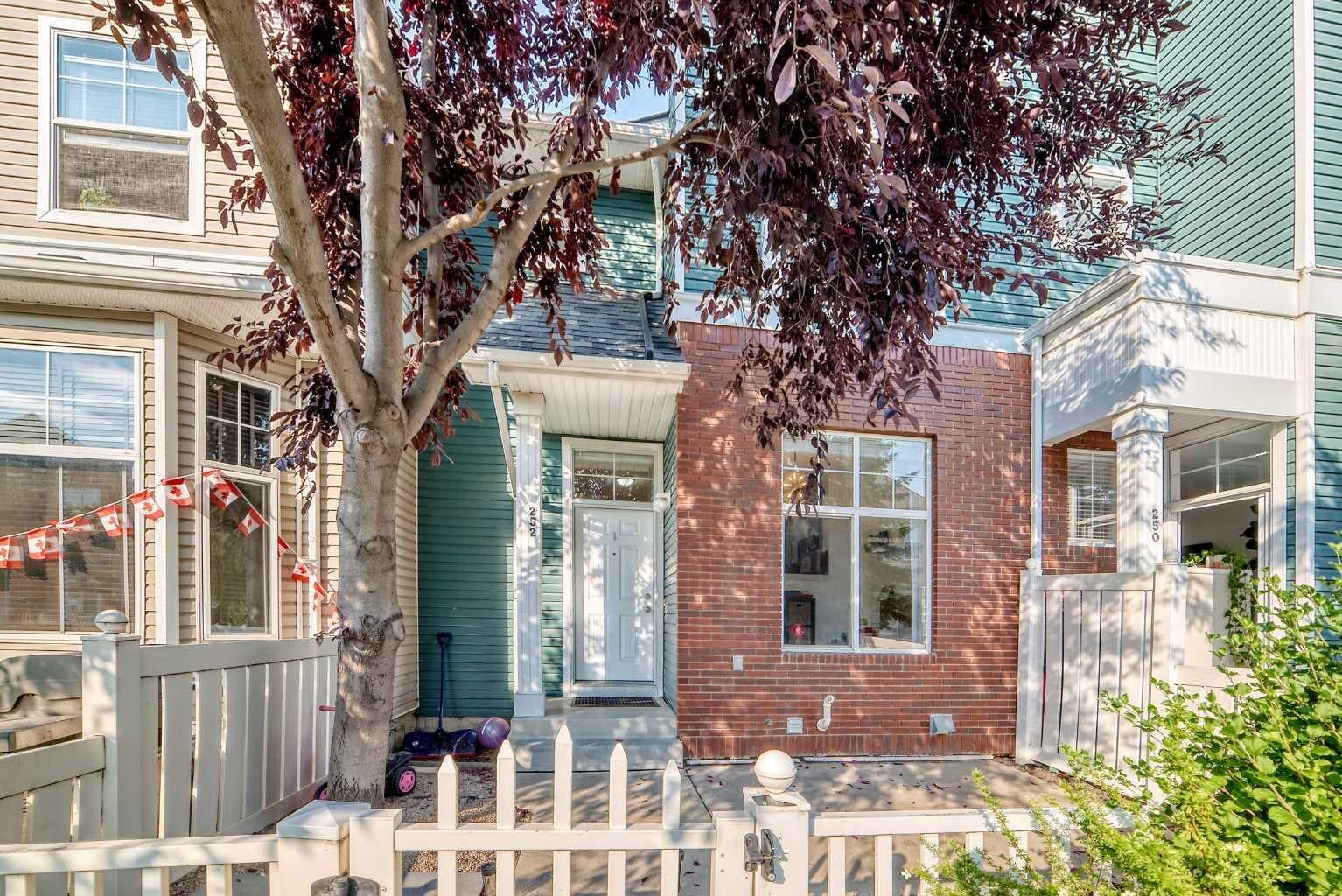 252 McKenzie Towne Link SE