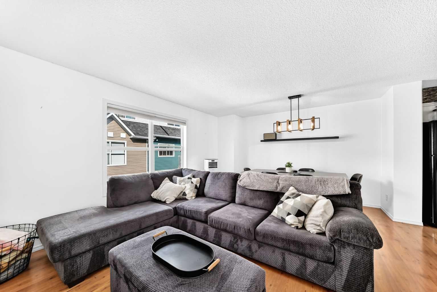 252 McKenzie Towne Link SE