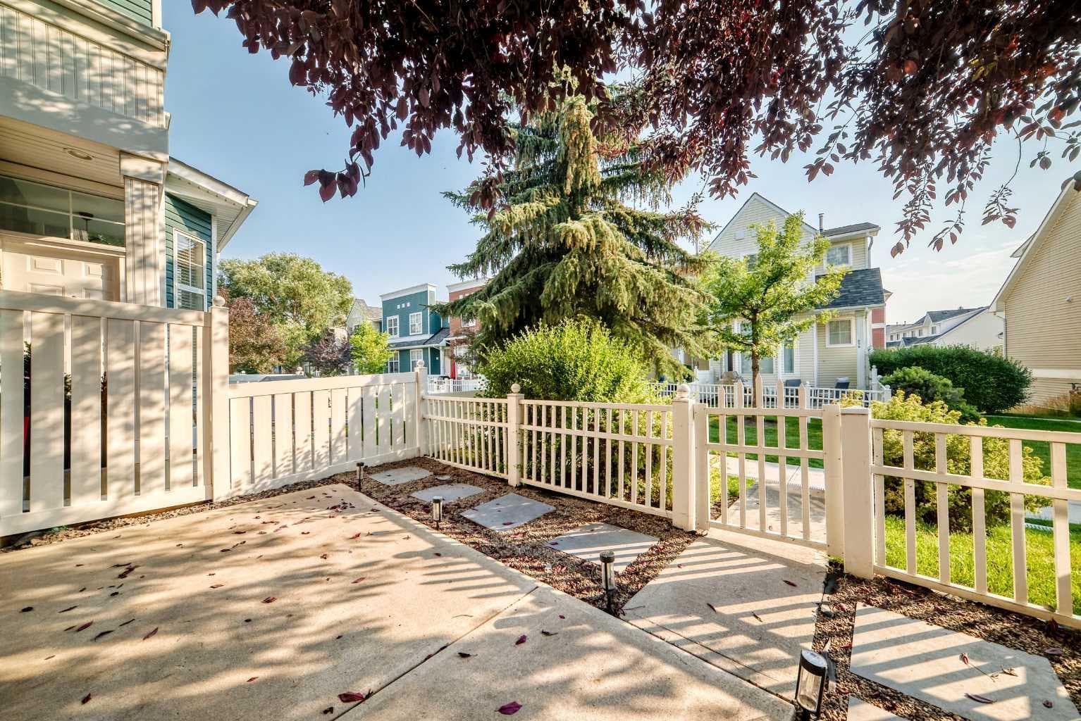 252 McKenzie Towne Link SE