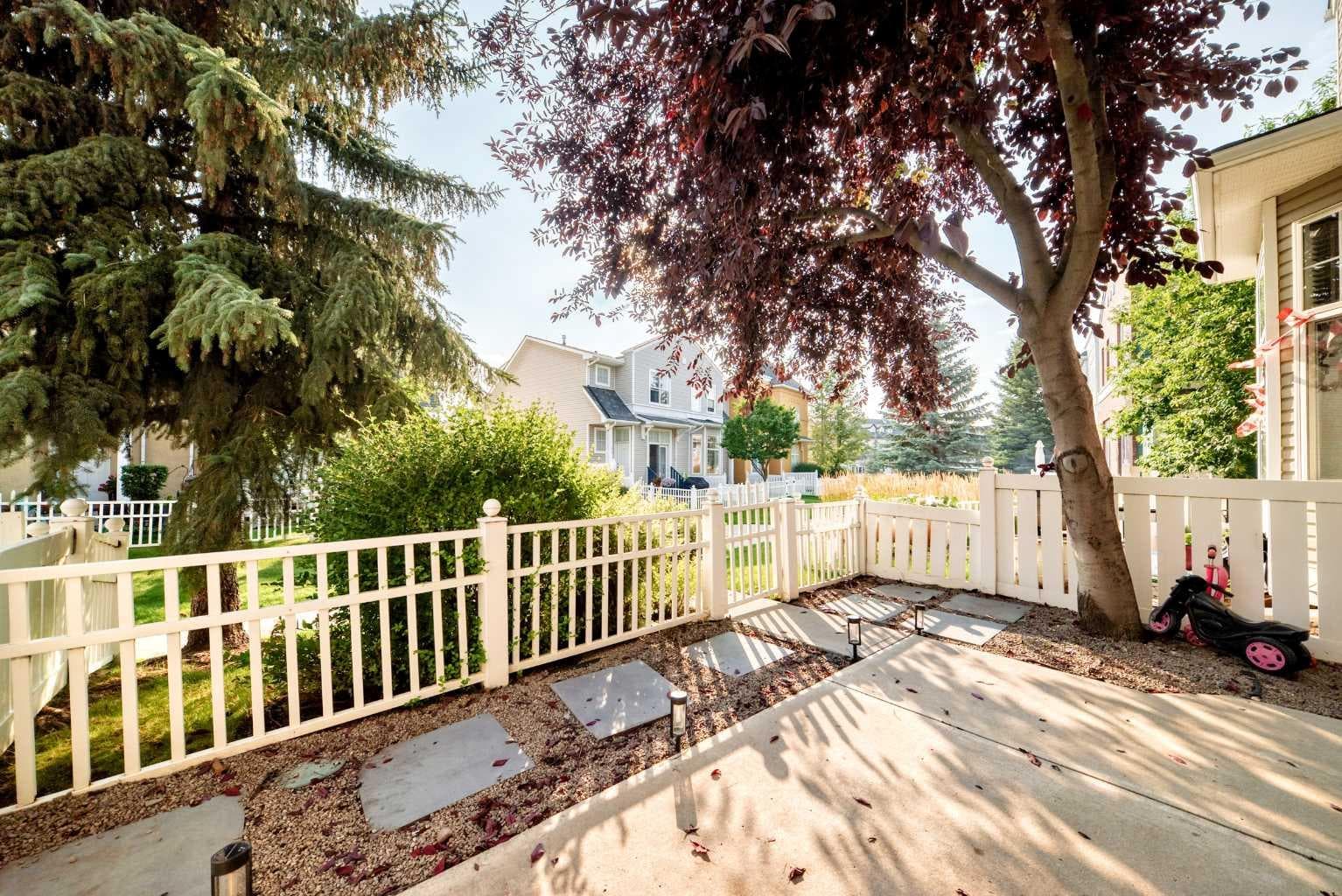 252 McKenzie Towne Link SE