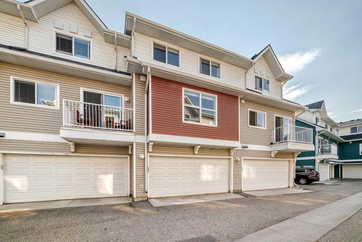 252 McKenzie Towne Link SE