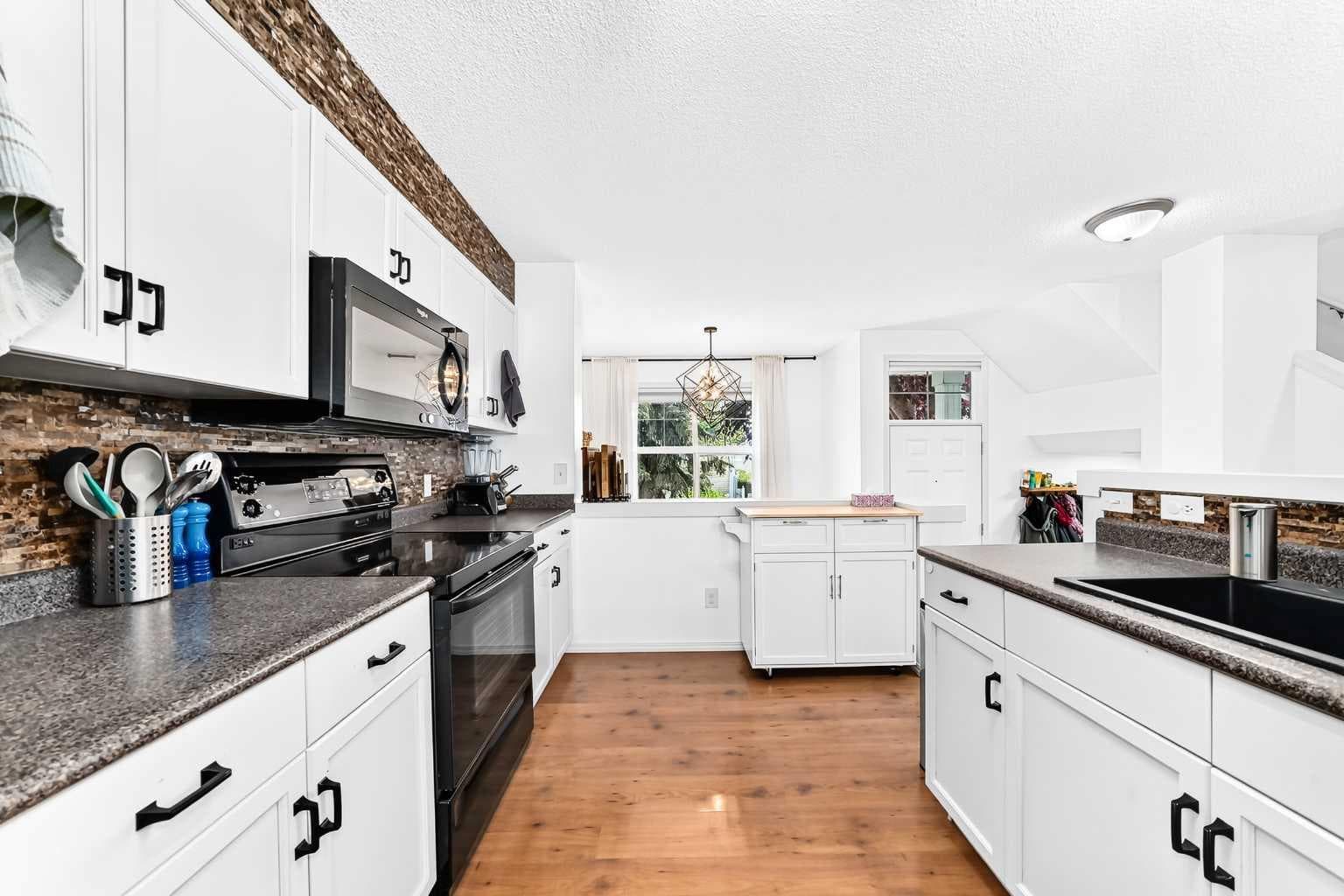 252 McKenzie Towne Link SE