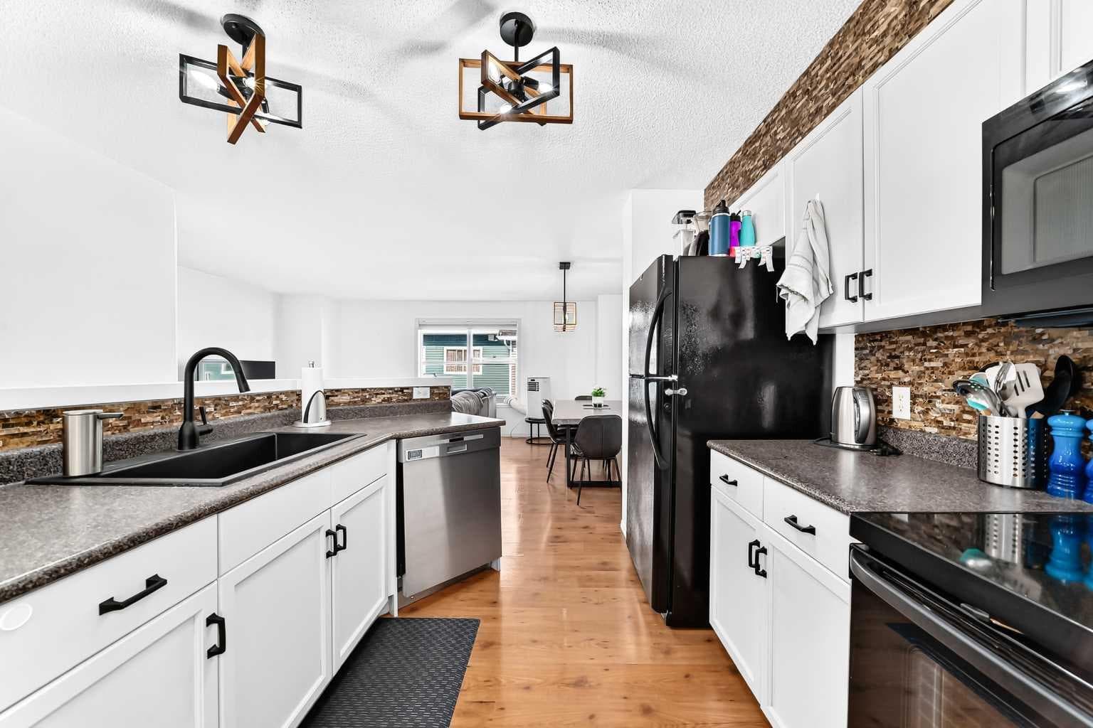 252 McKenzie Towne Link SE