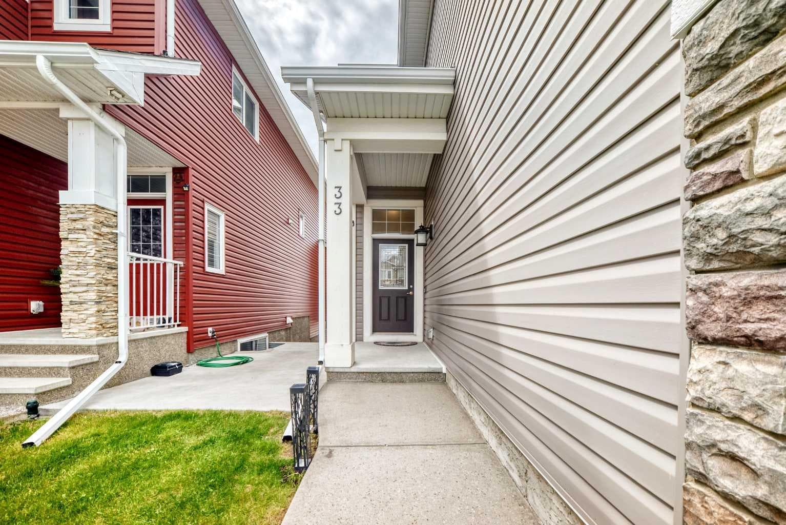 33 Redstone Drive NE