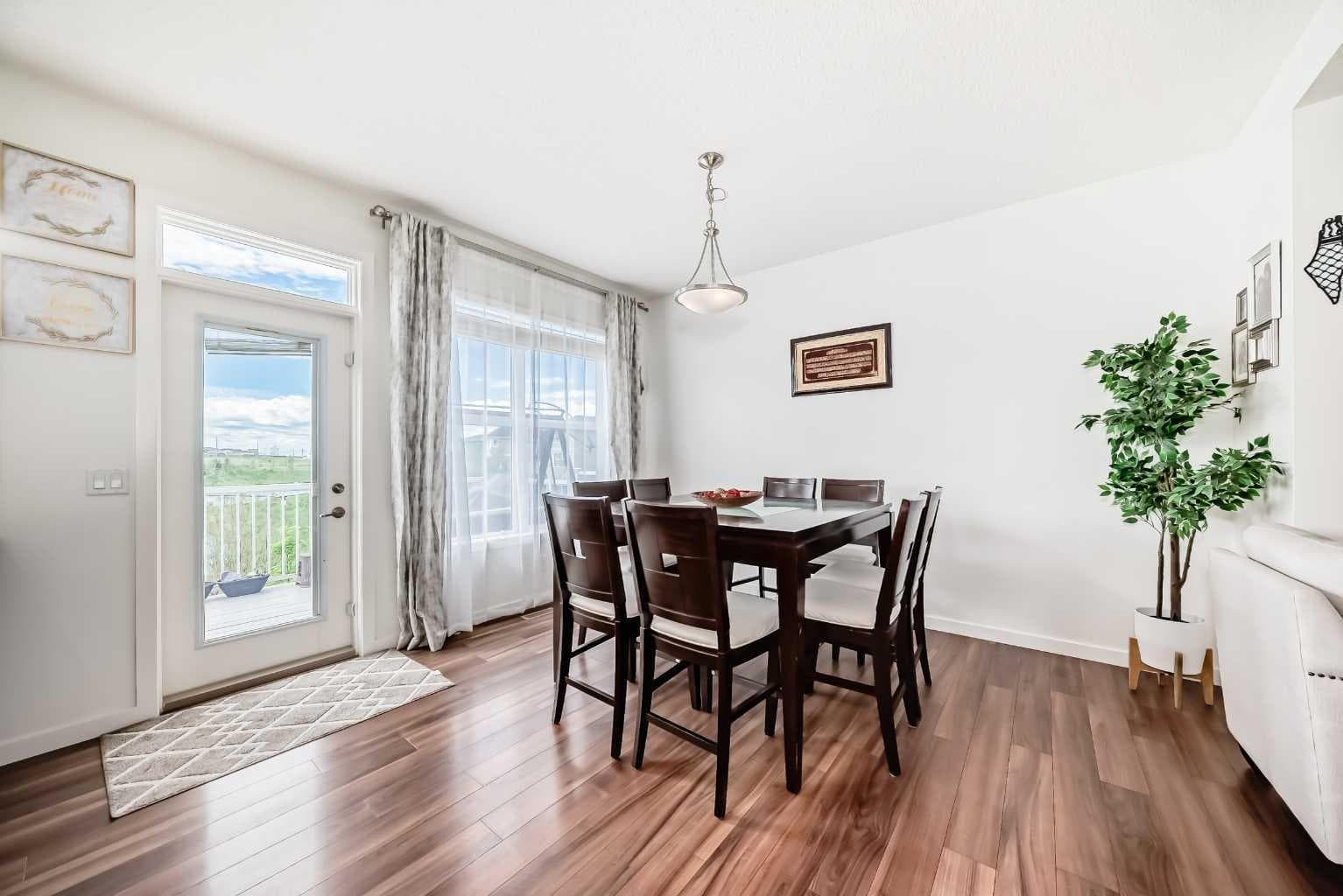 33 Redstone Drive NE