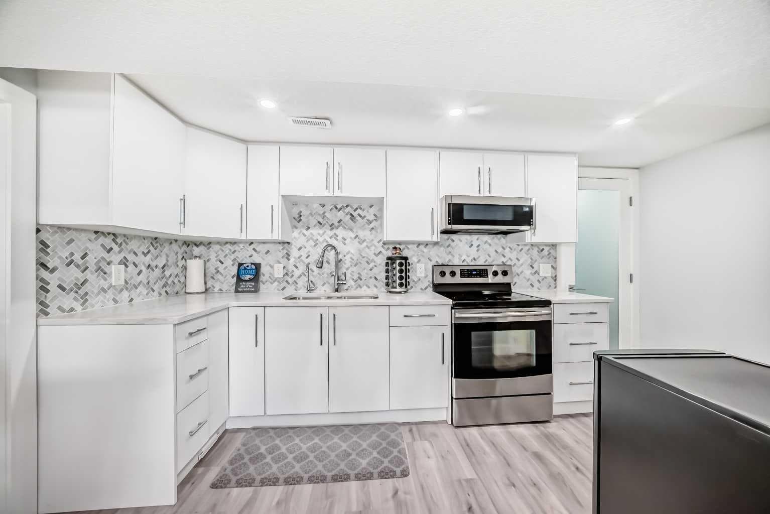 33 Redstone Drive NE