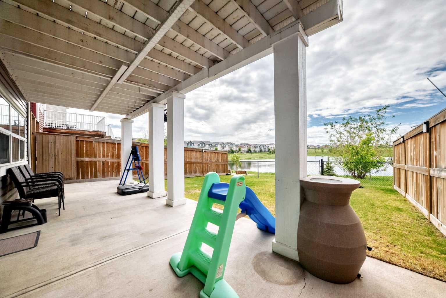 33 Redstone Drive NE