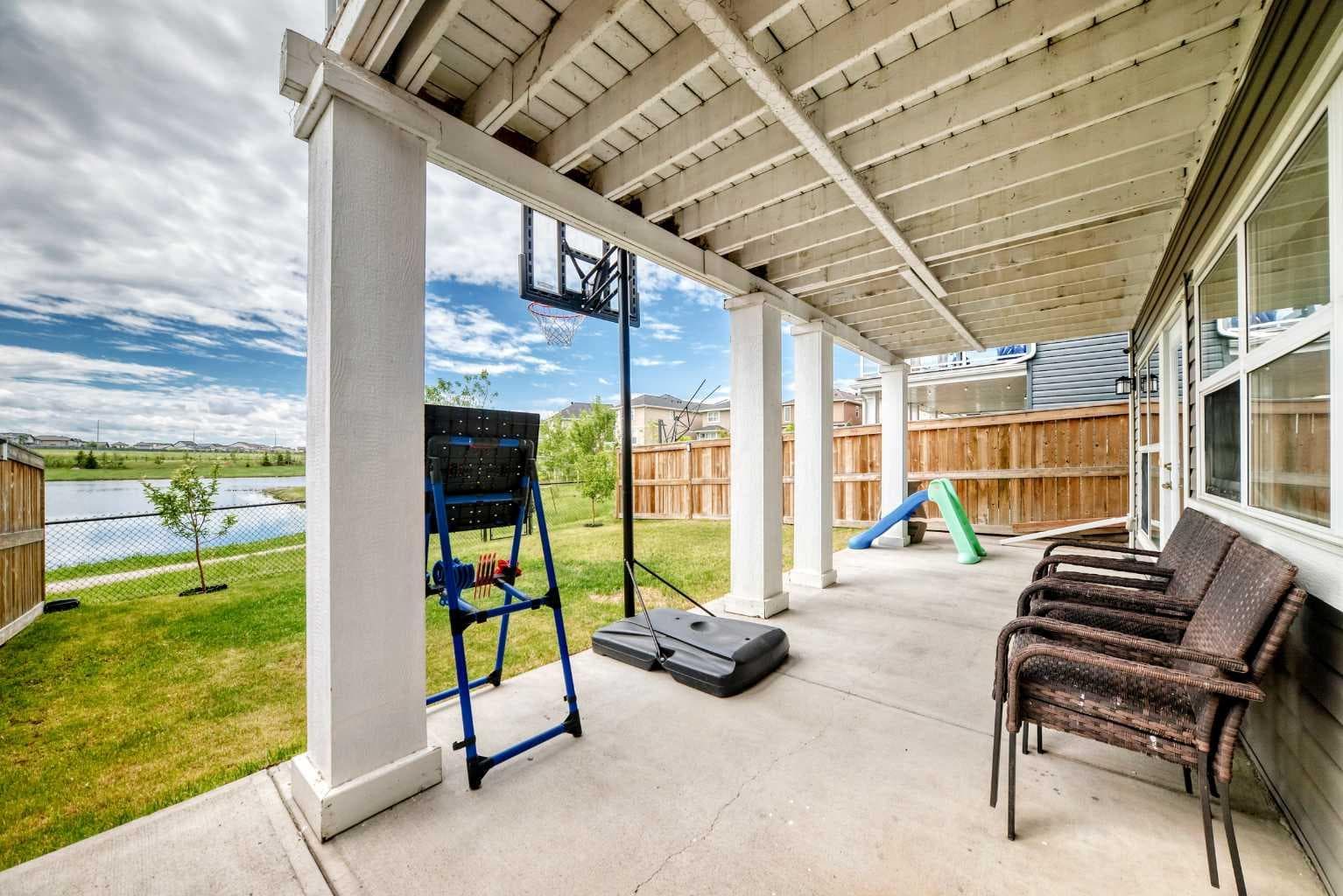 33 Redstone Drive NE