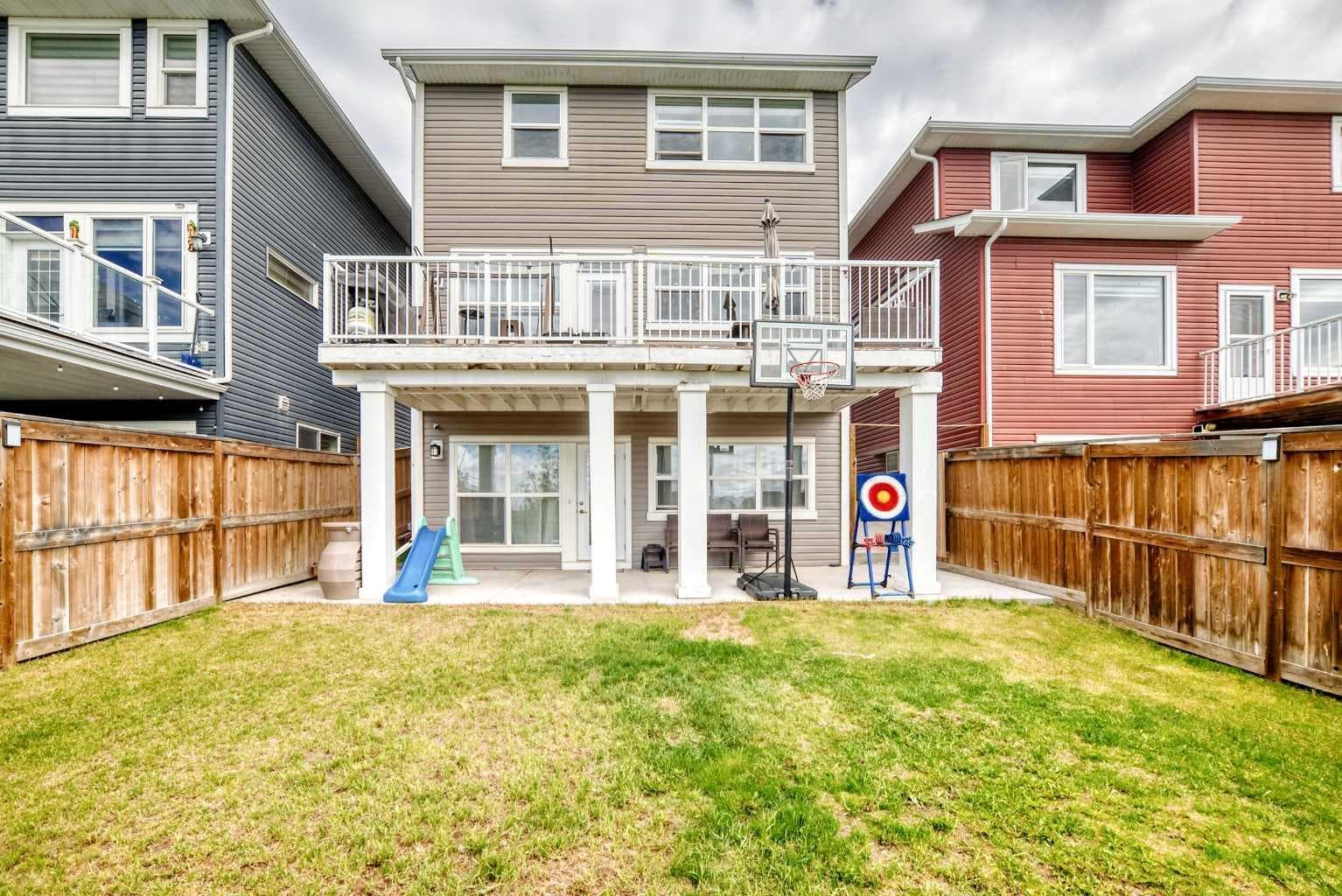33 Redstone Drive NE