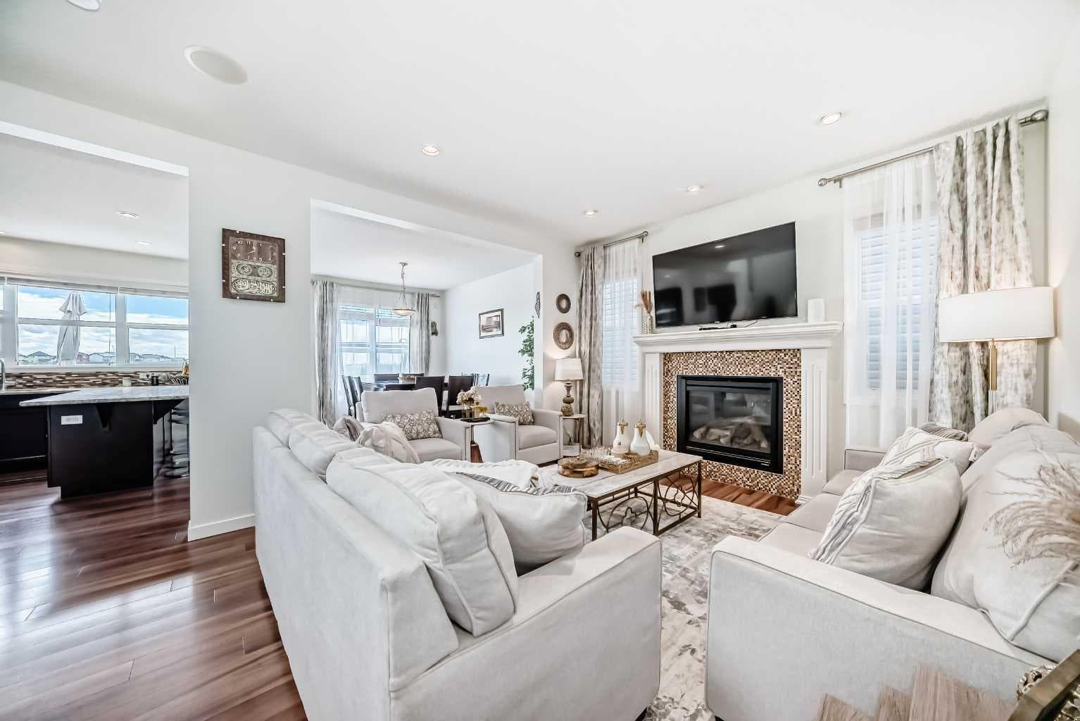 33 Redstone Drive NE
