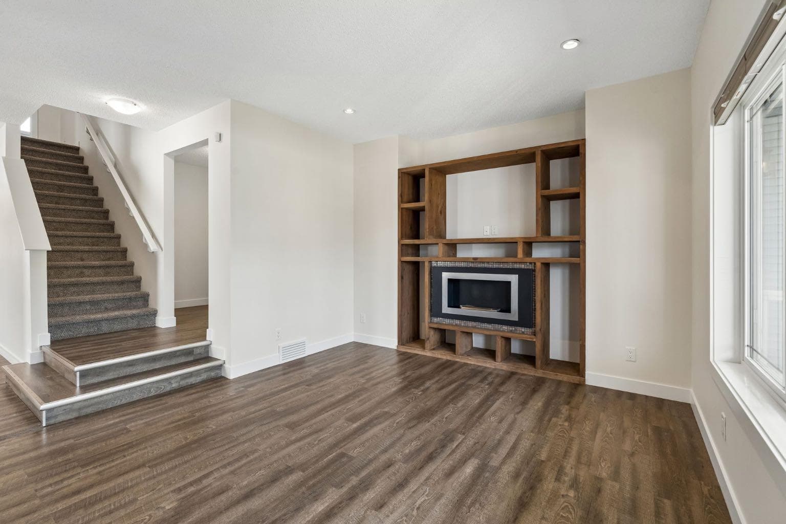 97 River Heights Crescent 