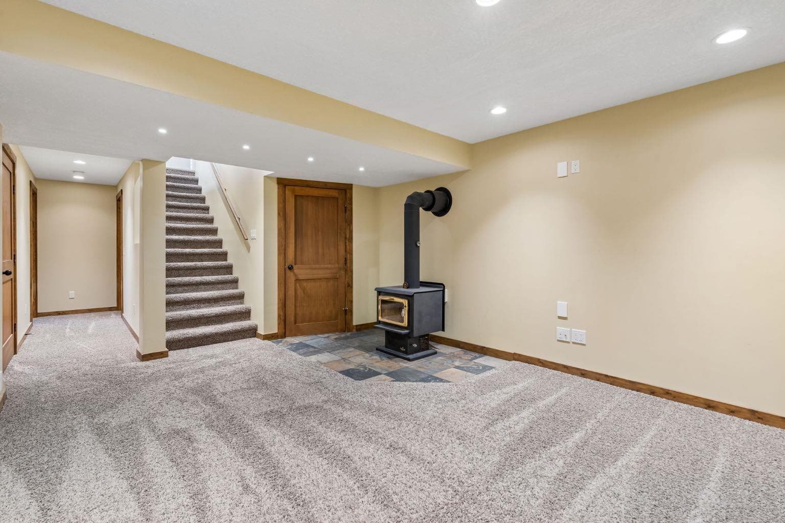 97 River Heights Crescent 