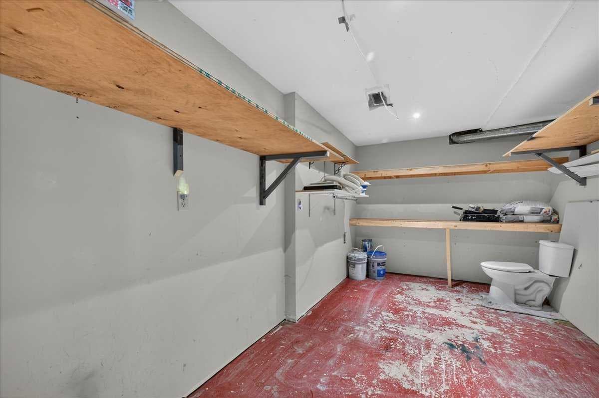 235 Abalone Place NE