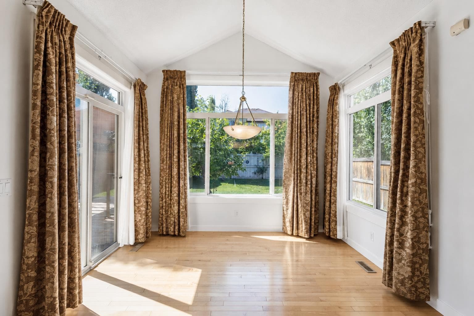 108 Tuscany Estates Close NW