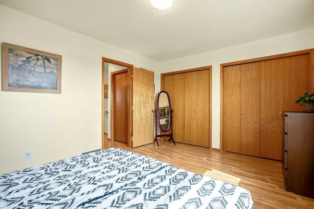 115 5 St  