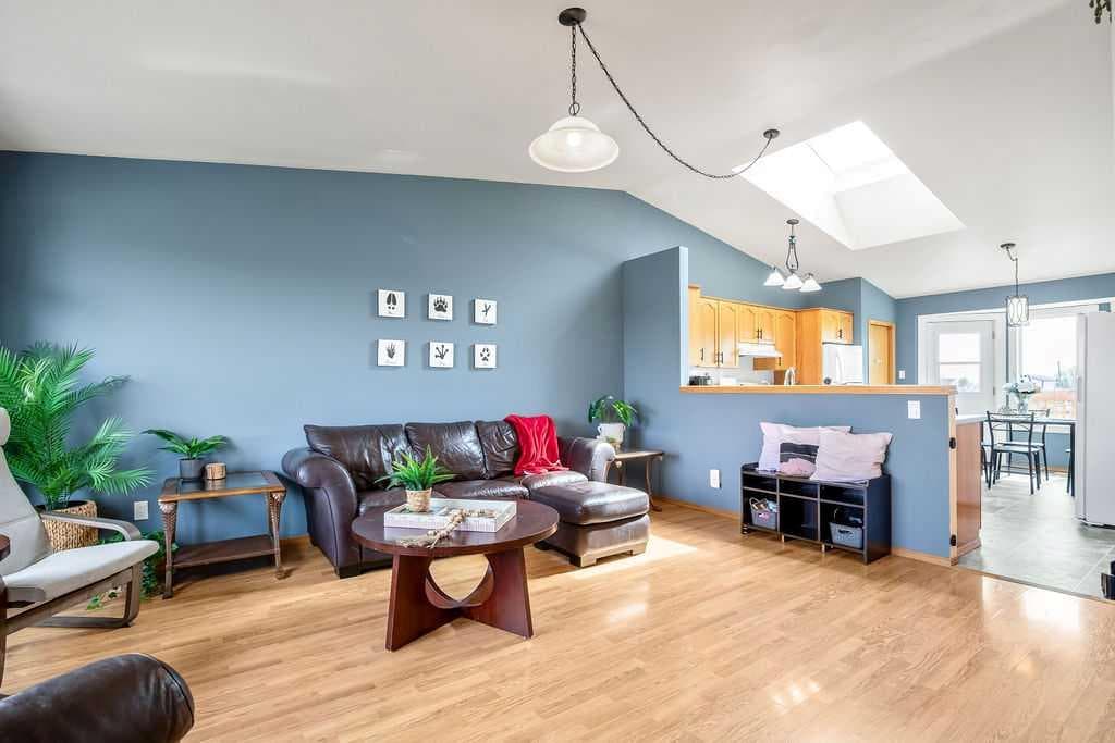 115 5 St  