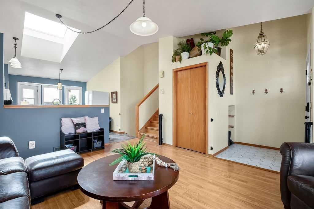 115 5 St  