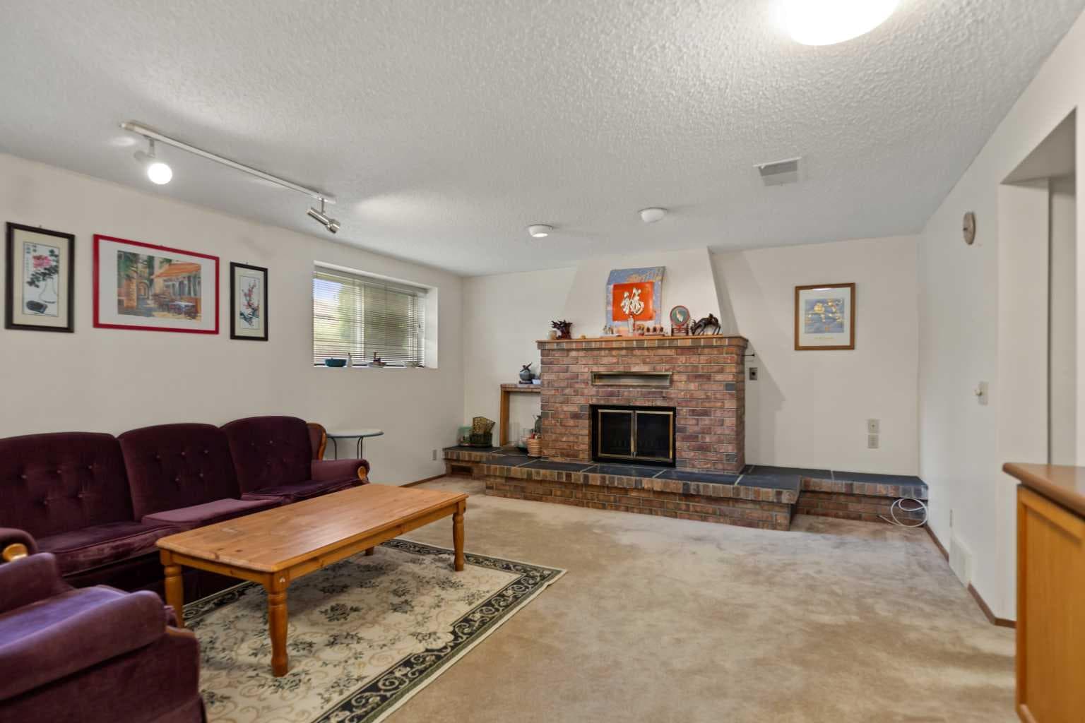 224 Berwick Way NW