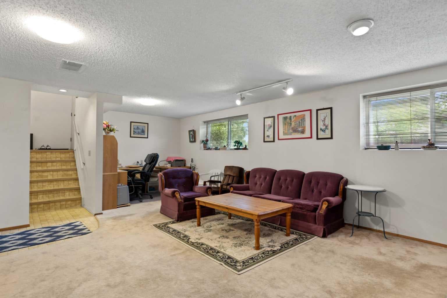 224 Berwick Way NW