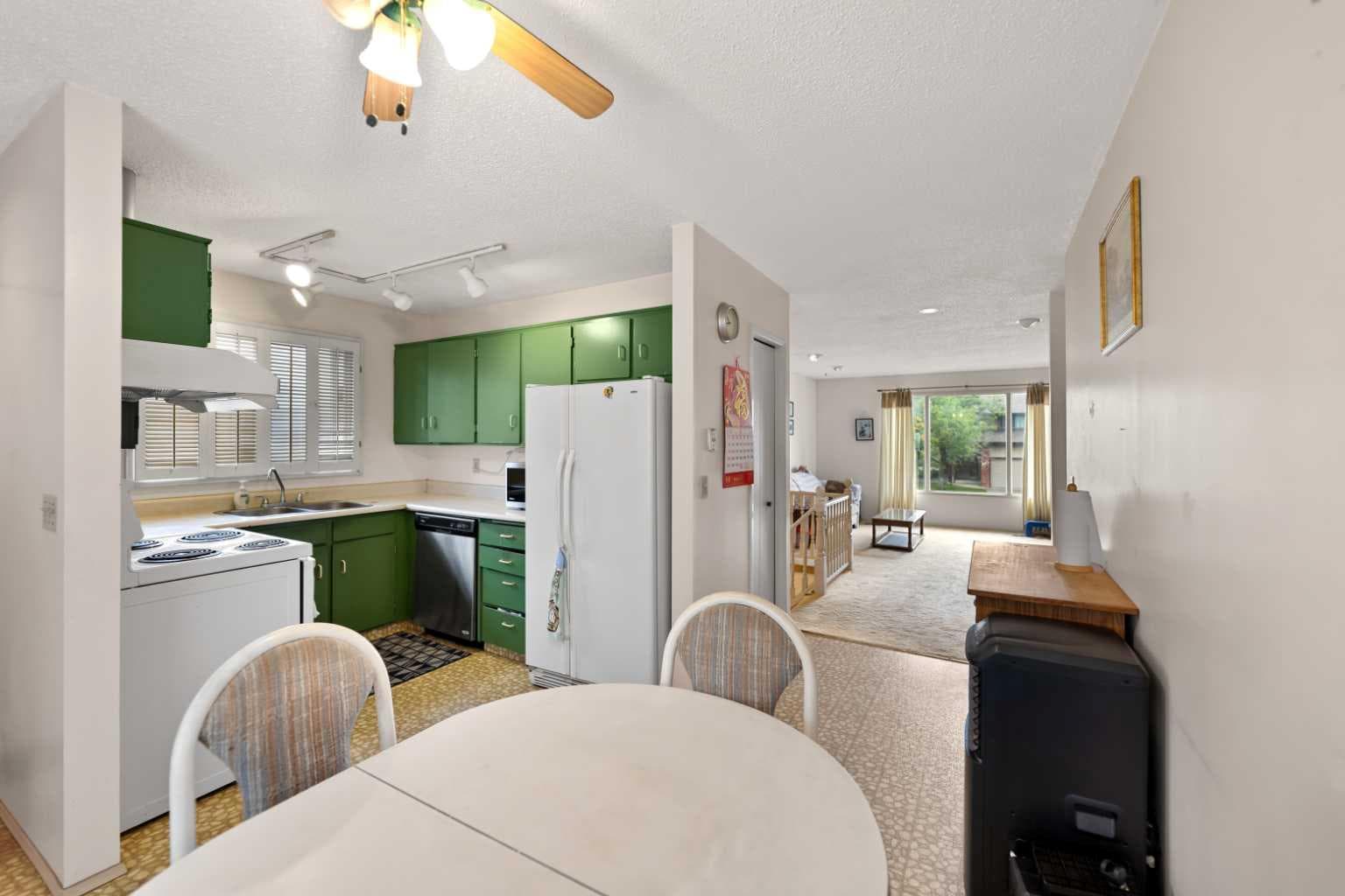 224 Berwick Way NW